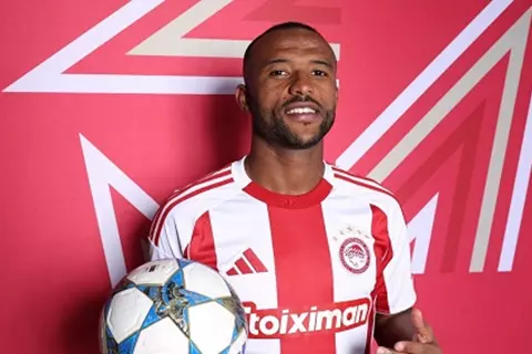 الكعبي يكتب التاريخ.. أول أهدافه في دوري أبطال أوروبا أمام برشلونة